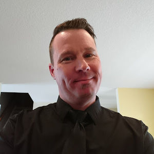 Meet your Posher, Derek